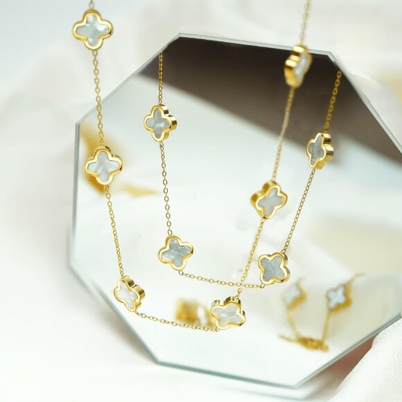 Four Leaf Clover Choker Necklace for Women | 18K Gold Plated Lucky 4 Leaf Jewelr - Picture 5 of 5